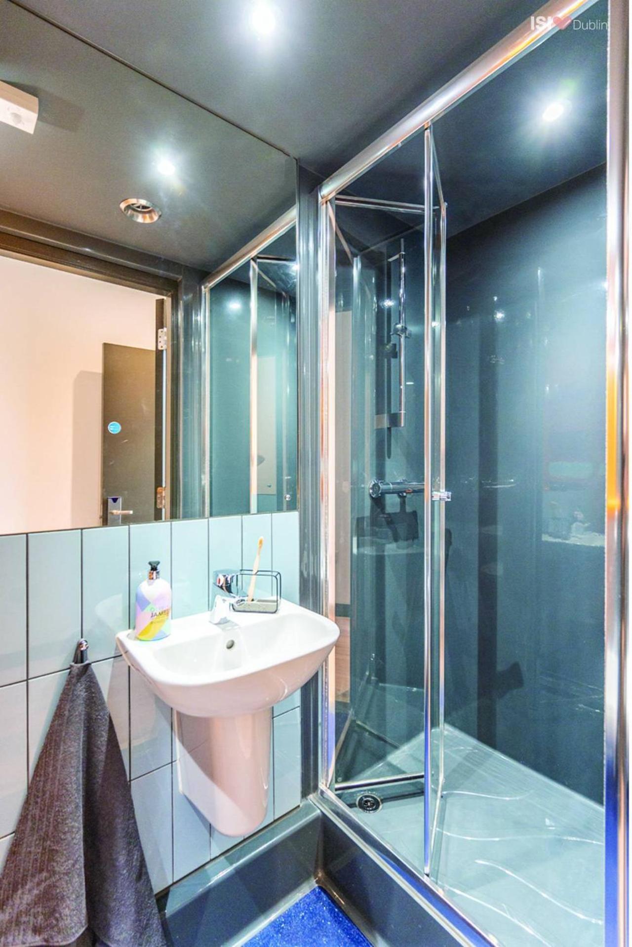 Aparthotel Student - Student Id Required - Centre *